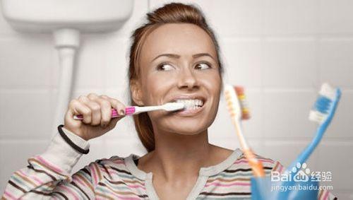 制止孕中牙齦出血的簡單實用小辦法