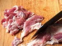 如何製作木耳炒肉？