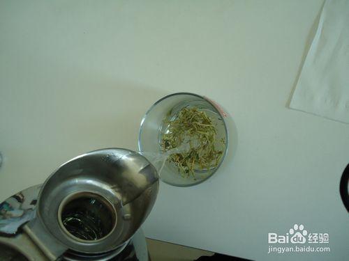 自已動手泡一杯金銀花茶