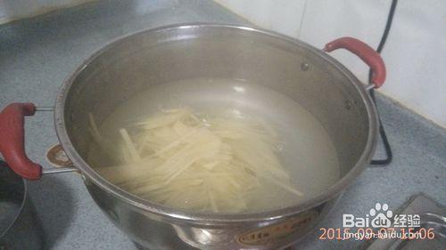 如何做家常涼拌黃瓜土豆絲