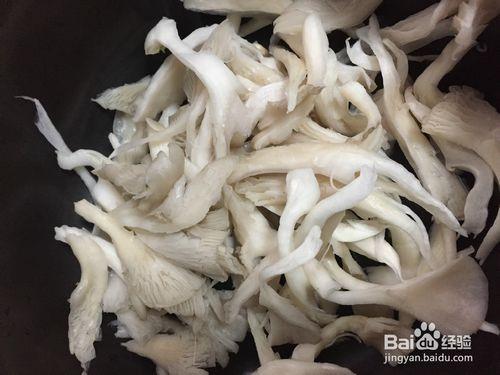 養生菜——好吃的鯽魚燉蘑菇