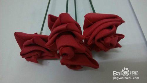 如何用海棉紙折玫瑰花？