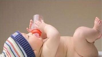 如何給寶寶人工餵養