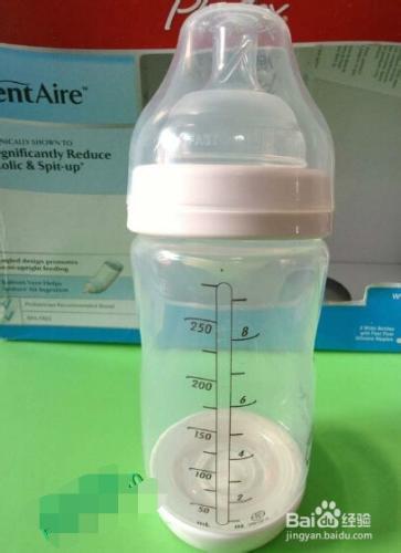如何給寶寶選擇適合的奶瓶