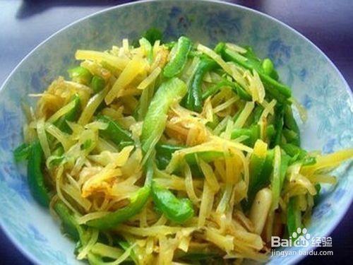 怎樣來做”青椒炒土豆“這道菜？