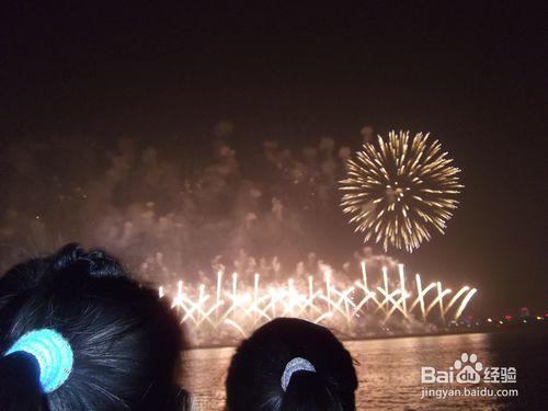 長沙湘江兩岸觀賞煙花