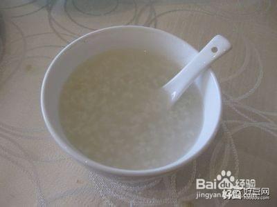 給寶寶添加輔食--青菜粥