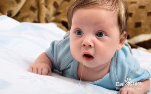 寶寶總是流口水，該怎麼辦？