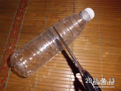 怎樣用純淨水瓶製作筆筒