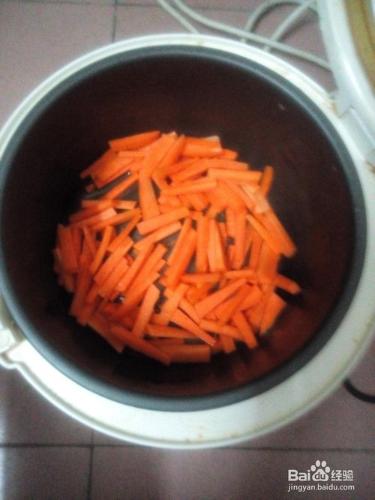 電飯煲美食——胡蘿蔔炒豆乾