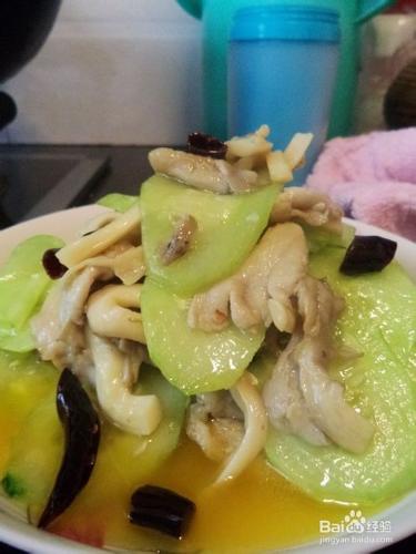 平菇炒黃瓜 家常菜素菜炒菜簡單易學一看就會