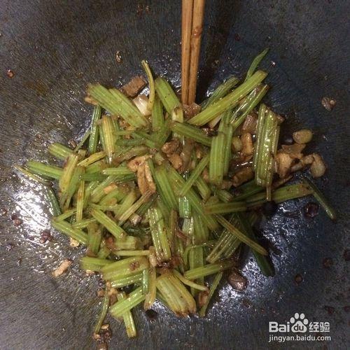 開胃降壓——豆豉肉丁炒芹菜的做法