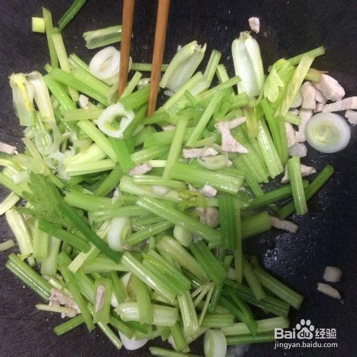 開胃降壓——豆豉肉丁炒芹菜的做法