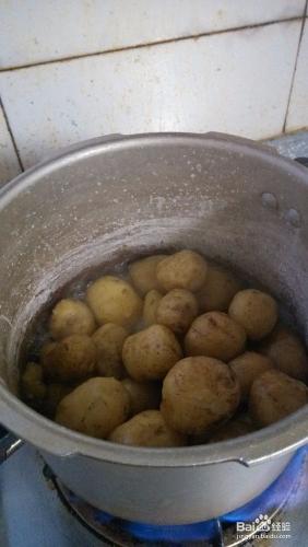 鹽焗土豆的做法