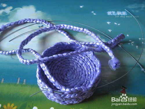 手工藝——用垃圾袋鐵絲編織漂亮小籃子