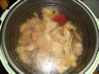 原汁原味的土雞湯 土雞湯的做法及功效