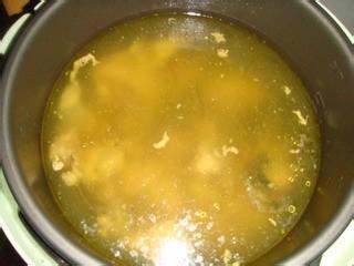 原汁原味的土雞湯 土雞湯的做法及功效