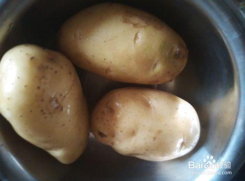 排骨的做法——土豆燉排骨