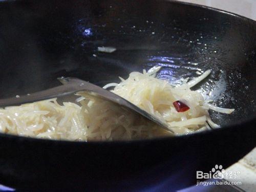 怎麼炒酸辣土豆絲：脆爽酸辣土豆絲