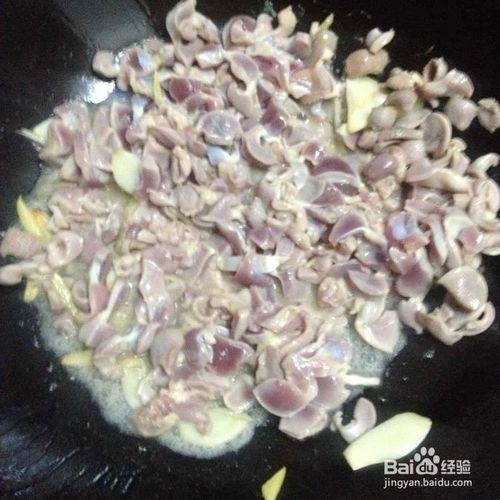 家常下酒菜：豆角爆炒雞胗