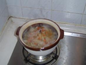 如何做出美味又營養的銀耳蓮子紅棗湯