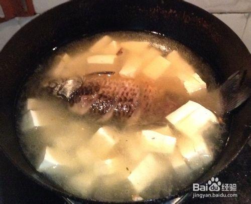 鯽魚豆腐湯的作法