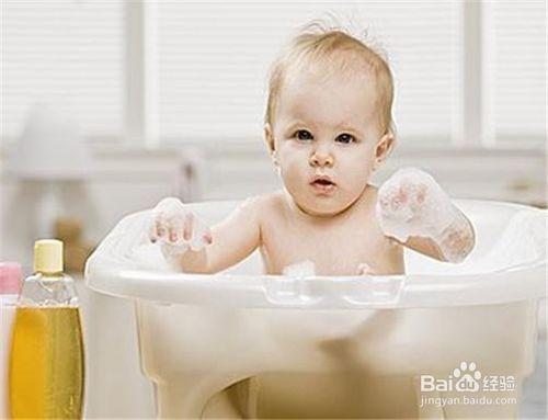 給小兒洗澡時需留意的幾個問題