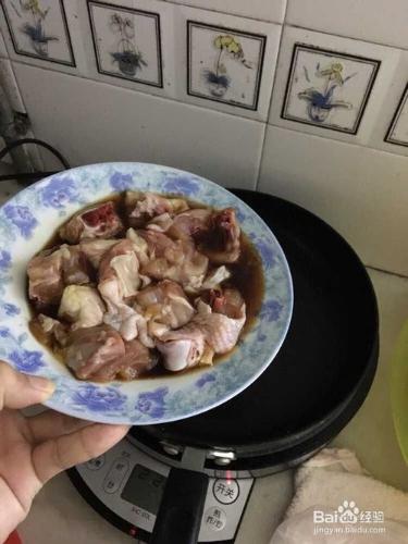 土豆燜雞的簡易作法