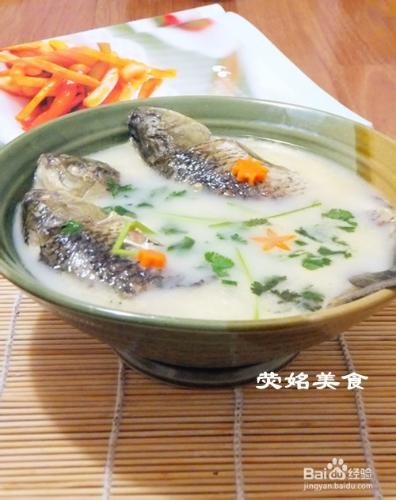 營養、美味奶白鯽魚湯的做法—鯽魚湯