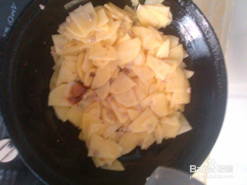 尖椒土豆片炒肉沫的做法