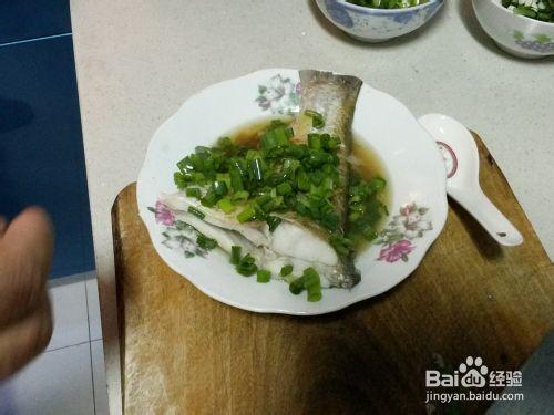 蔥油魚（鯿魚）的做法