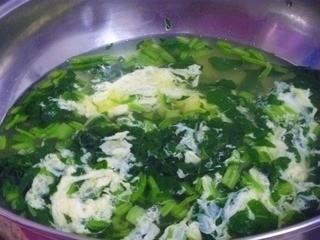 菠菜雞蛋湯。