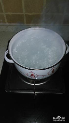 漂亮五彩拌麵湯