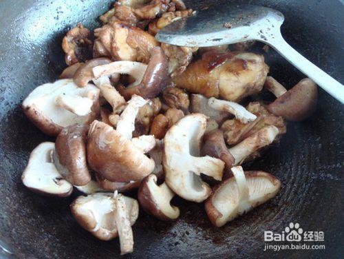 香菇燉雞肉的家常做法