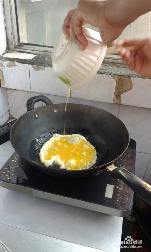 家常西紅柿炒雞蛋的做法