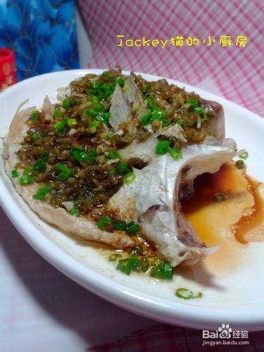 青剁椒蒸魚腩