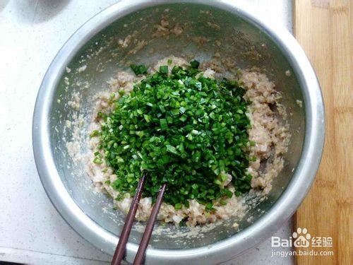 和麵拌陷包餃子(純肉韭菜白菜)：[2]拌陷切面