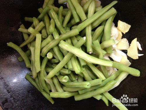 [東北菜]豆角燉土豆的做法