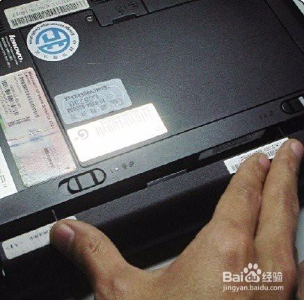 怎樣能不關機更換筆記本電池