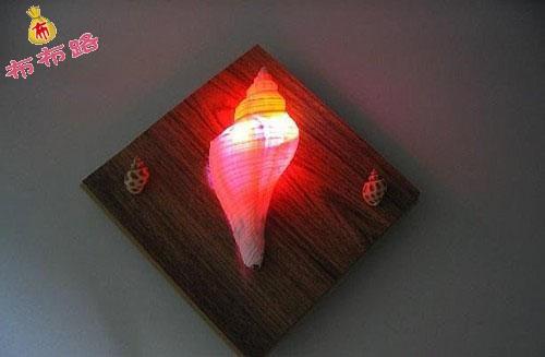 用木地板邊角料和貝殼手工製作藝術夜燈