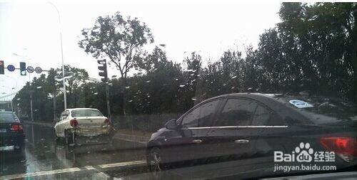 下雨天開車可以開空調嗎？