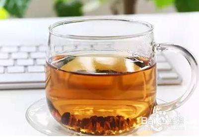 對於電腦久坐族，哪些茶飲能排毒？