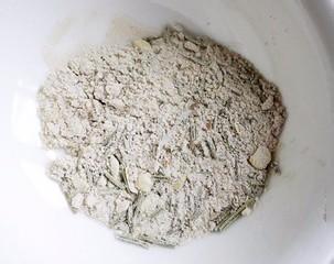 油性痘痘肌的福音——綠豆粉+三白粉中藥面膜