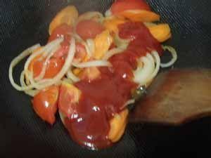 茄醬雞絲螺絲意麵