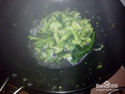 不懂做飯的人都可以做的：[14]西蘭花炒肉片