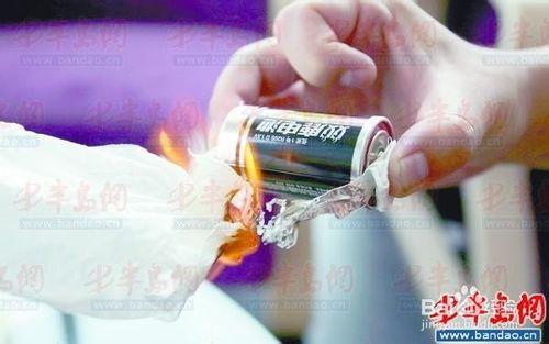 用口香糖和電池怎麼生火？