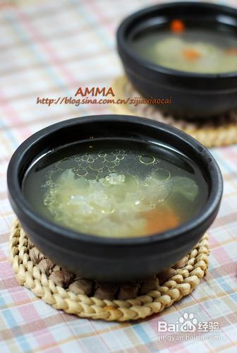 最養女人的一碗藥膳雞湯——銀耳枸杞母雞湯