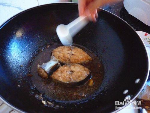 簡單易學的馬鮫魚做法——燜燒馬鮫魚