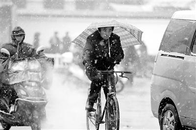 在雨雪天氣騎自行車怎樣注意安全？