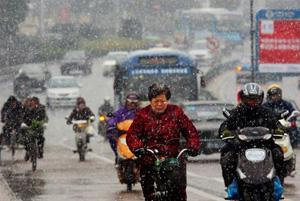 在雨雪天氣騎自行車怎樣注意安全？